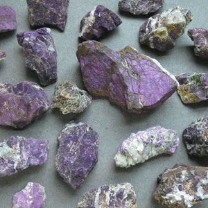 20-95mm Natural Purpurite Chunk, Unique Purpurite, Healing Stone, Natural Purpurite Stone, Freeform Purpurite Chunk, Small Purpurite