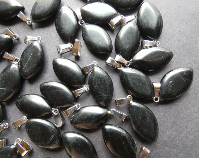 27-30mm Natural Agate Pendant, Brass Finding, Horse Eye Shaped, Polished, Gemstone Jewelry Drop Pendant, Black & Silver Color, Agate Charm