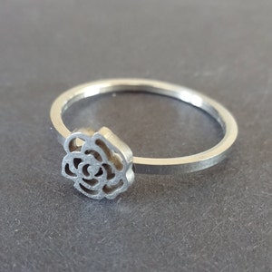 Stainless Steel Rose Ring, Silver Color, Sizes 6-10, Simple Flower Ring, Minimalist Ring, Rose Floral Ring, Cute Rose Ring, Floral Band