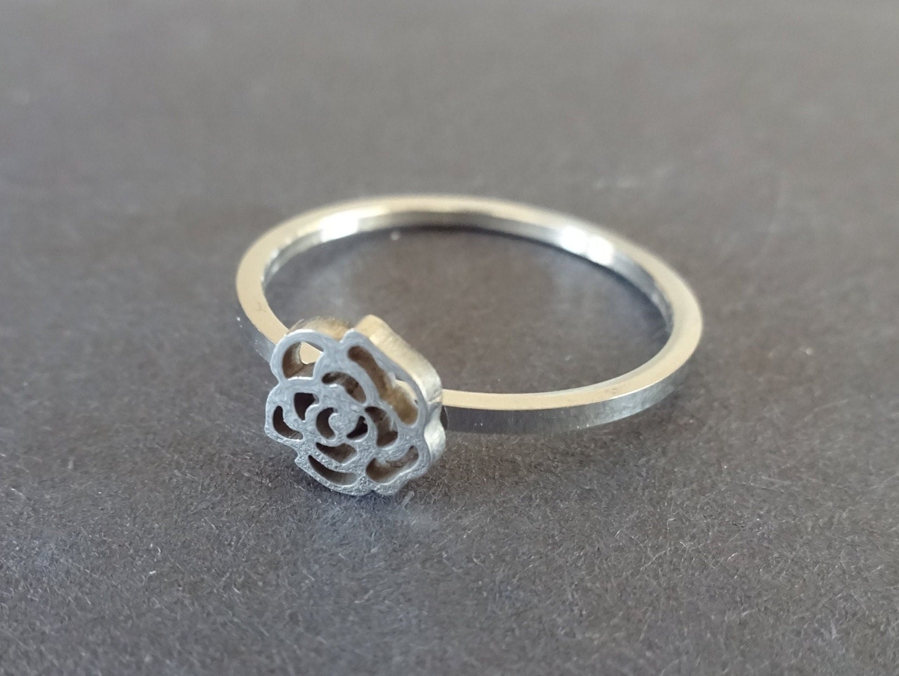 Stainless steel flower ring deals