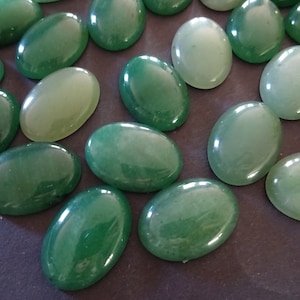 25x18mm Natural Green Aventurine Gemstone Cabochon, Oval Cabochon, Polished Gem, Natural Gemstone, Light Translucent Green, 25x18x6mm Size