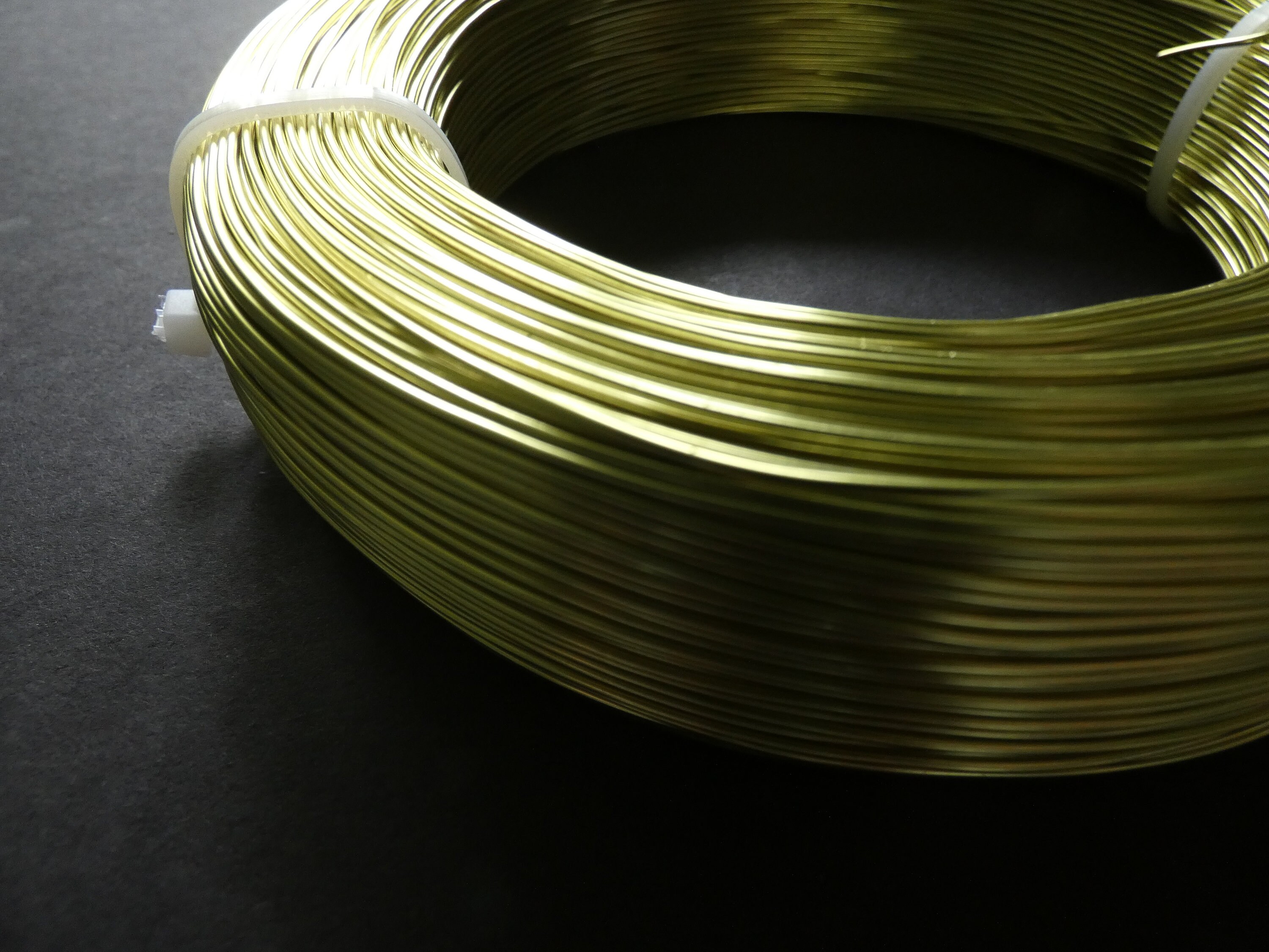 200 mètres de fil de bijoux en aluminium jaune vert de 1 mm, diamètre de 1  mm, fil de perlage de 500 grammes, fil de métal jaune, fabrication de  bijoux, emballage de fil -  France