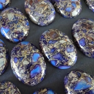 30x22mm Natural Brass Line Kyanite Cabochon, Oval Cabochon, Polished Stone, Purple Stone Cabochon, Natural Gemstone Mineral, Purple and Gold