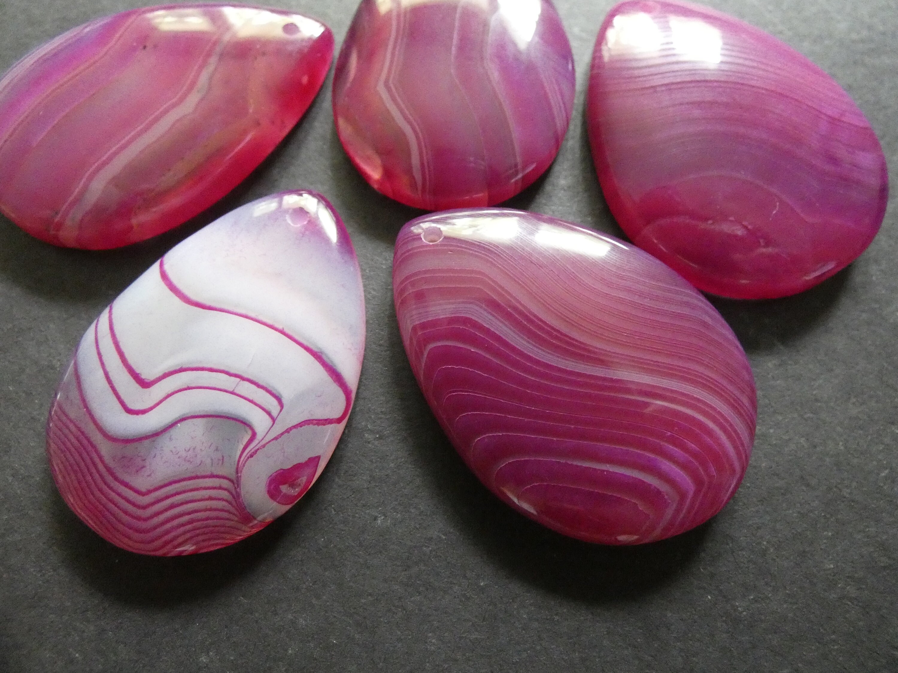 40 44.5mm Natural Striped Agate Pendant Dyed Pink White