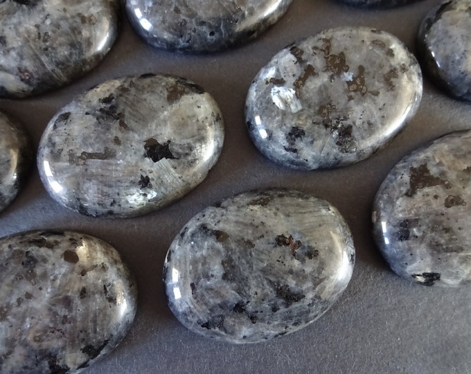 40x30mm Natural Black Labradorite Cabochon, Oval Gemstone, Polished Gem, Cool Gemstone, Unique Stone, Lakravite, Gray, Gray and Blue