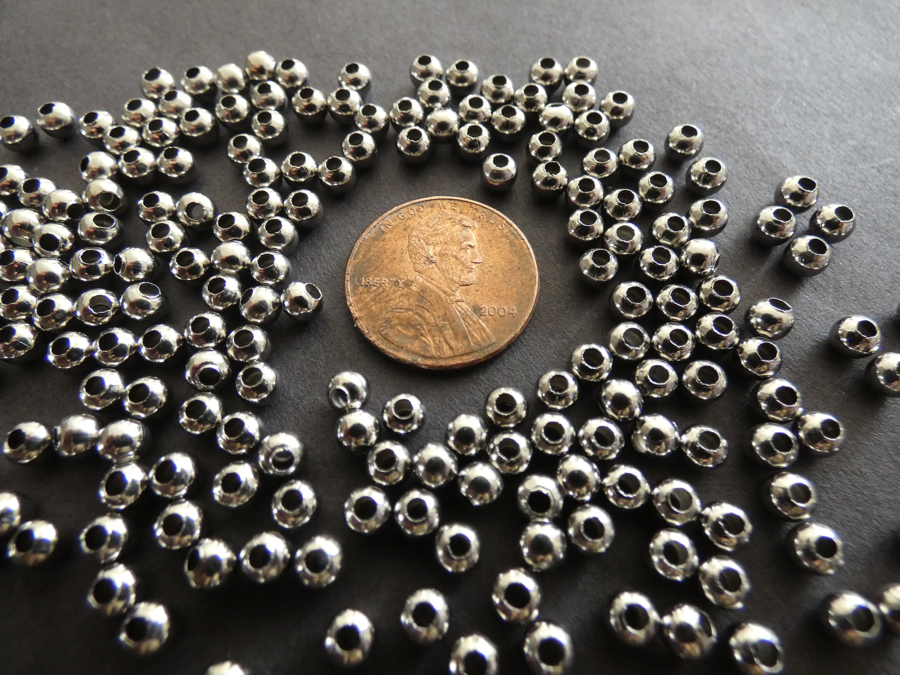 200 PACK 304 Stainless Steel 4mm Ball Beads, Silver Color, 1mm Hole