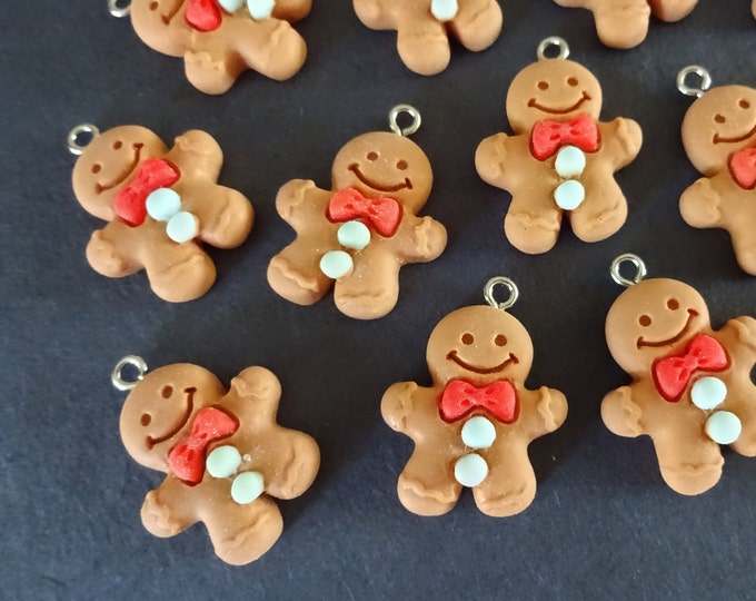 28mm Resin Gingerbread Man Charms With Iron Loops, Gingerbread Christmas Pendants, Cute Christmas Charms With Loops, Xmas Winter Theme