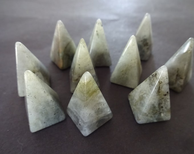 25-28mm Natural Labradorite Pyramid, Triangle Cab, Gray Labradorite Cabochon, Undrilled, Pyramid Crystal Cab, Pointed Crystal