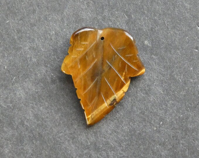 29x24x5mm Natural Tiger's Eye Pendant, Maple Leaf Pendant, Autumn Pendant, One of a Kind, Only One Available, Tiger's Eye Maple Leaf Pendant