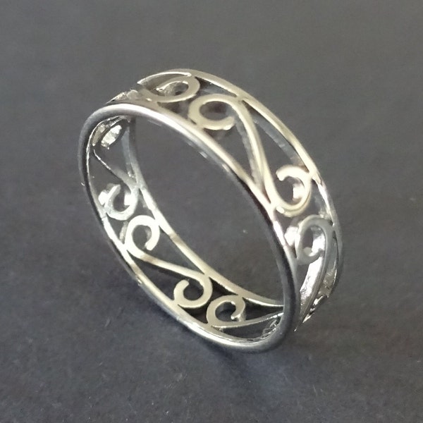 Stainless Steel Silver Floral Filigree Band, Sizes 6-10, Shiny Silver Band, Floral Band, Metal Flower Ring For Her, Fancy Romantic Design