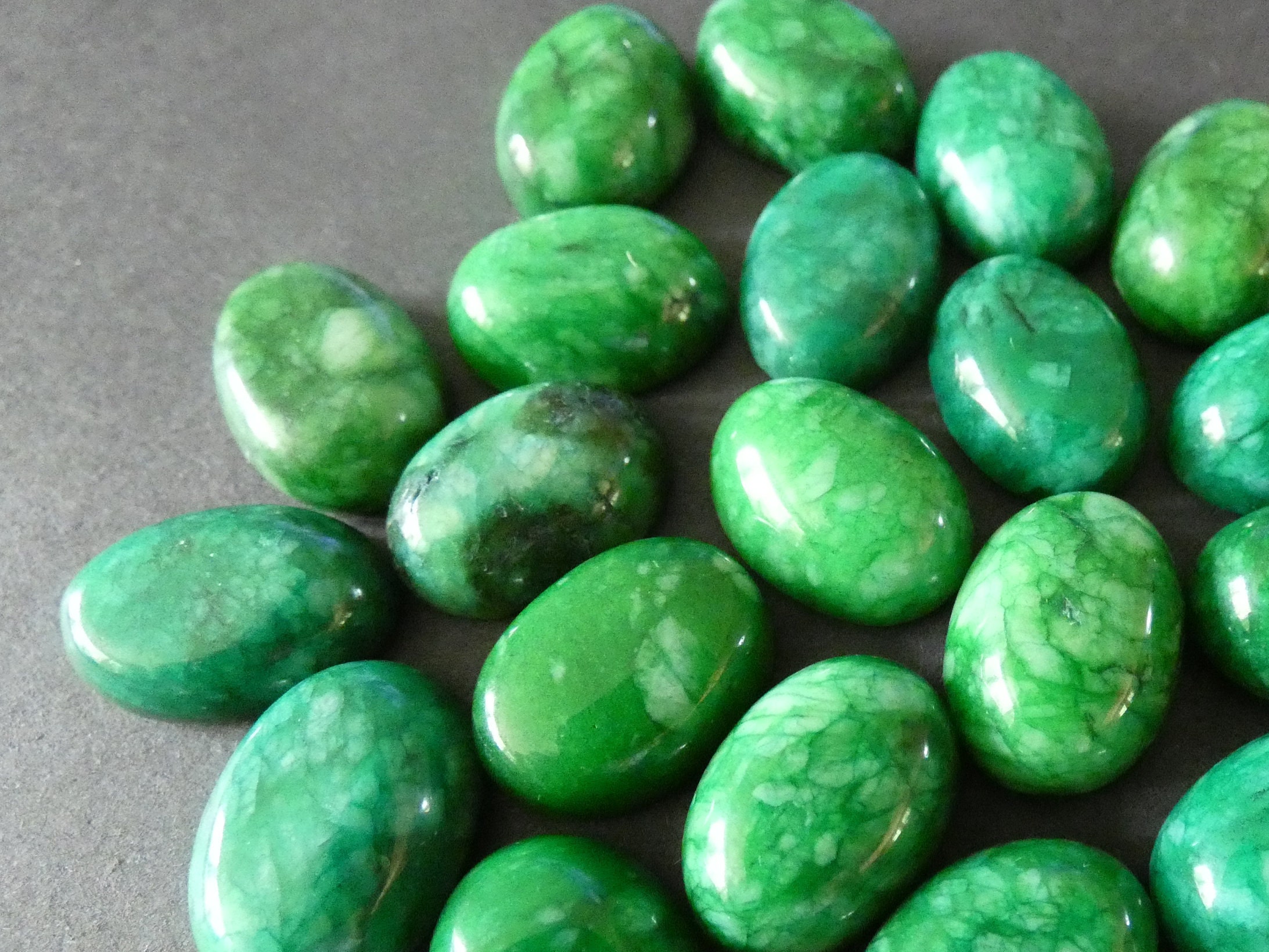 18x13mm Natural White Jade Dyed Gemstone Cabochon, Green Oval Cabochon