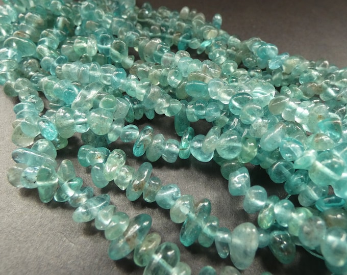 15-16 Inch 4-14mm Natural Apatite Chip Beads, About 150 Beads, Natural Sky Blue Crystal, Nugget Bead, Gemstone Mineral, Semi Transparent