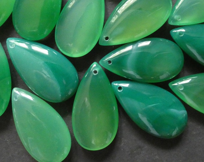 33.5x18mm Natural Green Agate Pendant, Drilled Agate Teardrop Stone, Polished, Gemstone Jewelry Pendant, 1.2mm Hole, Agate Charm Crystal