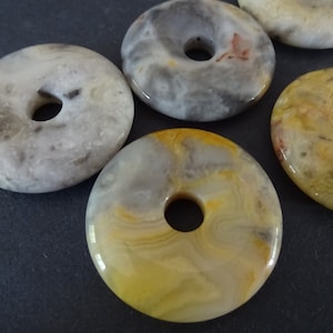 30mm Natural Crazy Agate Donuts, Polished Natural Gemstone Component, Round Agate Stone, Wire Wrapping Stone, Multicolor, 6mm Hole