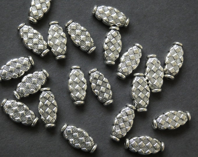 20 PACK of 17mm Antique Oval Beads, Tibetan Style Metal Bead, Metal Oval Bead, Antique Silver Oval Beads, Metal Spacer Beads, Oval Spacer