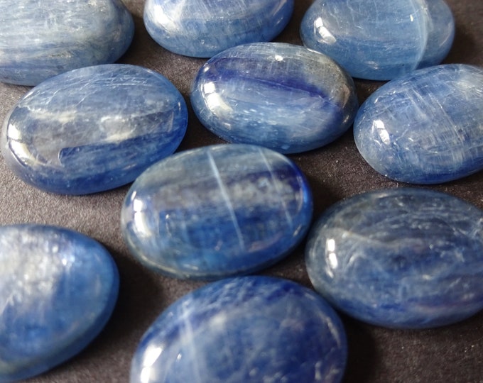 18x13mm Natural Kyanite Cabochon, Oval Cabochon, Polished Stone, Blue Kyanite Crystal, Natural Stone, Silvery Effect, Gemstone Jewelry