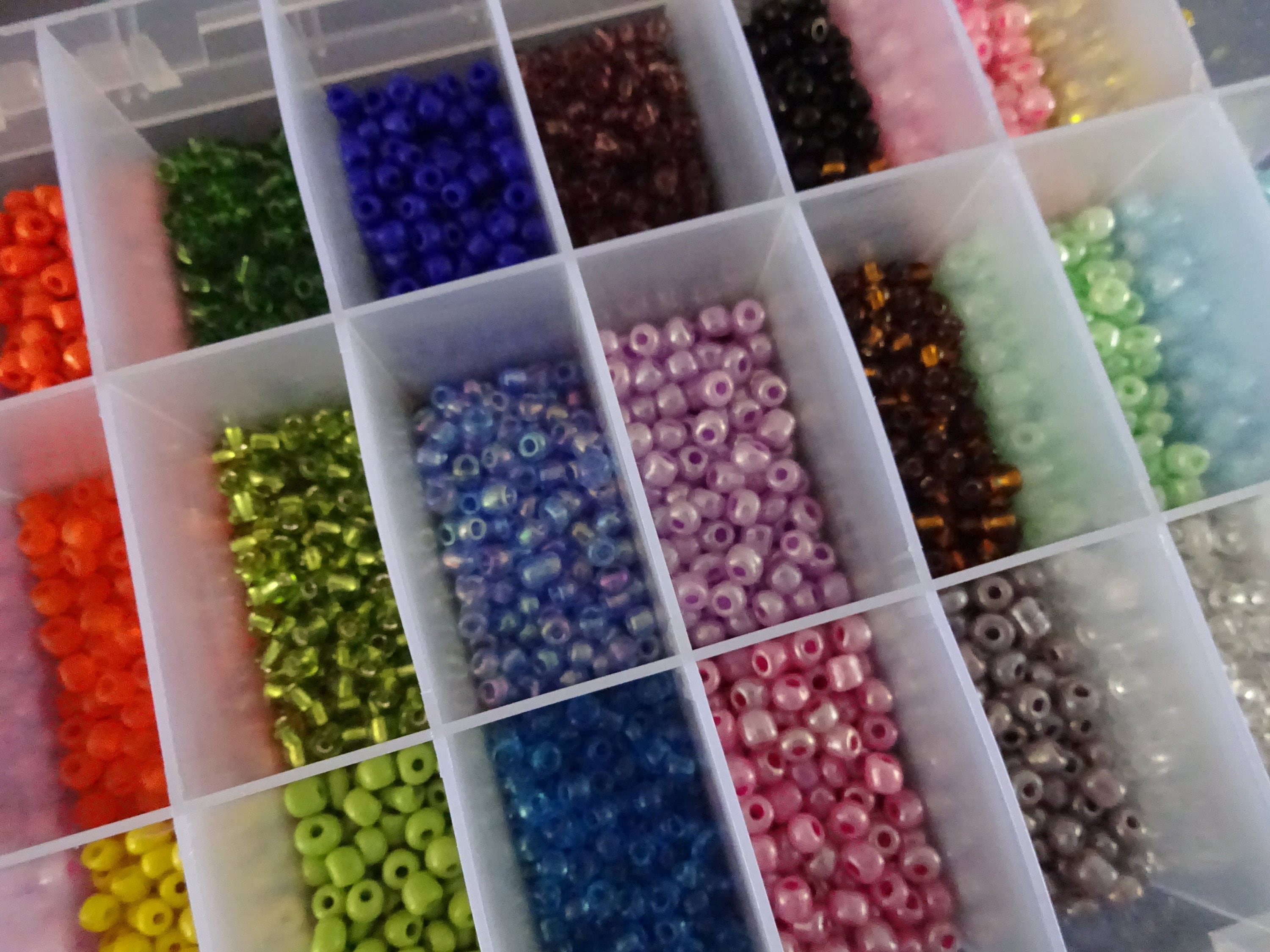 15 Mix Color Glass Seed Bead Kit, Size 6/0 or 12/0 , 2 or 4mm, 240027000,  DIY, Kid's Crafts, Green Pink Yellow Black Brown White Clear Blue 