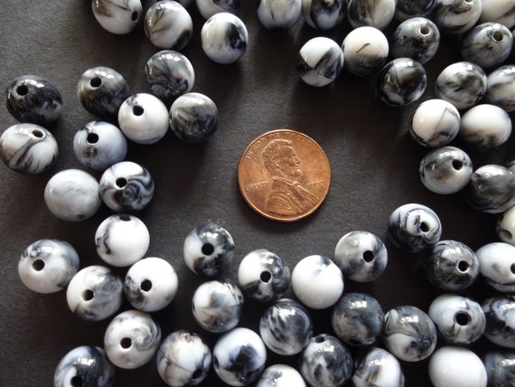 Make Eye-catching Jewelry Using Unique Wholesale marble beads