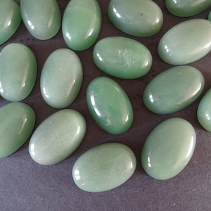 30x20mm Natural Green Aventurine Gemstone Cabochon, Oval Cabochon, Polished Gem, Natural Gemstone, Light Translucent Green, 30x20x11mm