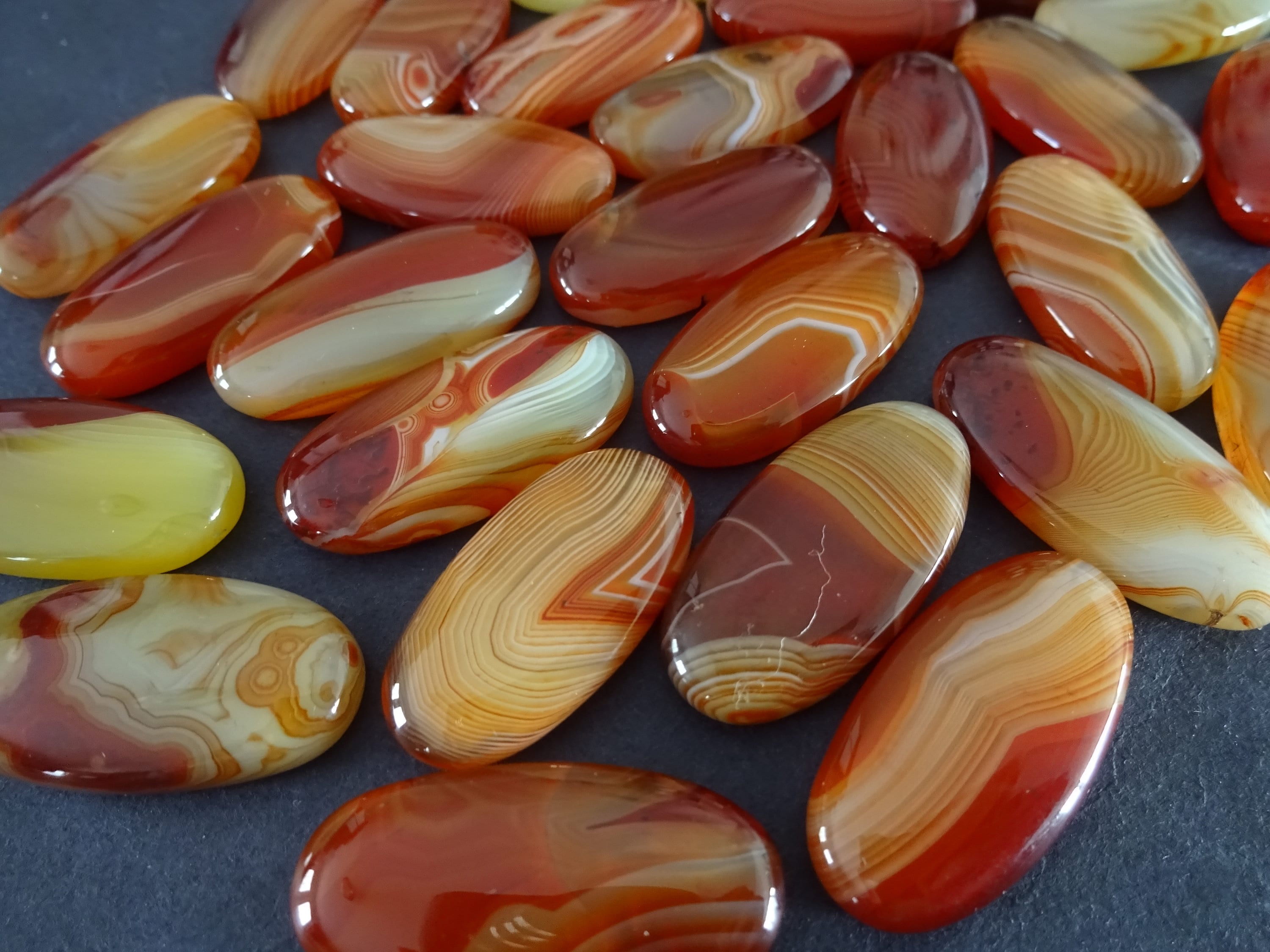 31x15mm Natural Carnelian Gemstone Cabochon, Oval Cabochon, Polished