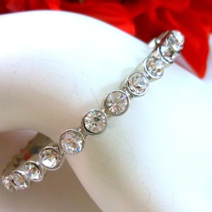 Clear Bezel Set Rhinestone Hinged Bangle Bracelet ~ Single Row ~ Silver Tone - Scalloped Edges - High Quality