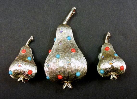 Mid Century Rhinestone Pear Fruit Brooch Earring Set Gold Tone Metal