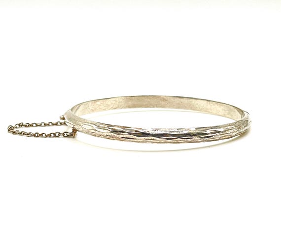 Vintage Silver Plated Diamond Cut Etched Hinged Bangle Bracelet Safety Chain