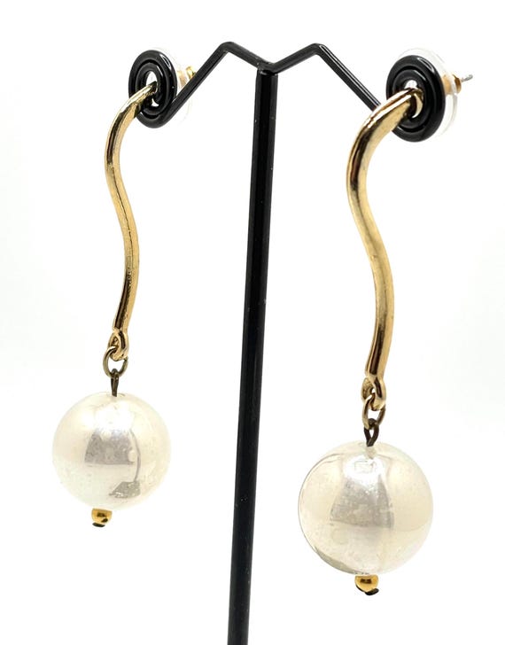 Vintage Retro Dangle Drop Statement Earrings - Iridescent White Faux Pearls with Wavy Gold Tone Connectors