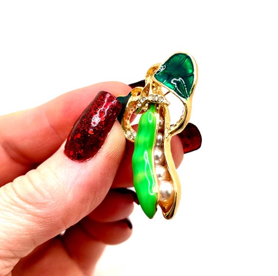 Green Enamel Sugar Snap Pea Brooch: Faux Pearl & Rhinestone Gold Tone Jewelry