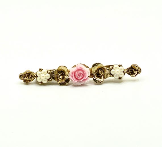 1928 Jewelry Co. Victorian Style Pink Rose Faux Pearl Bar Pin – Gold Tone