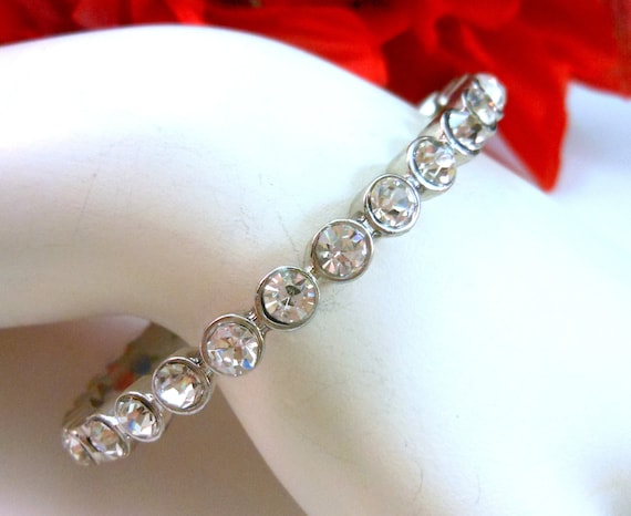 Clear Bezel Set Rhinestone Hinged Bangle Bracelet ~ Single Row ~ Silver Tone - Scalloped Edges - High Quality