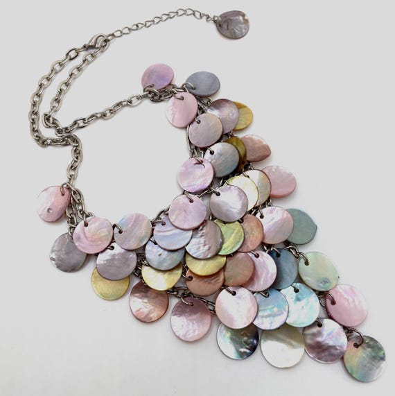 Vintage Mother of Pearl Bib Necklace – Pastel Disc Statement Necklace – Circa 1970’s
