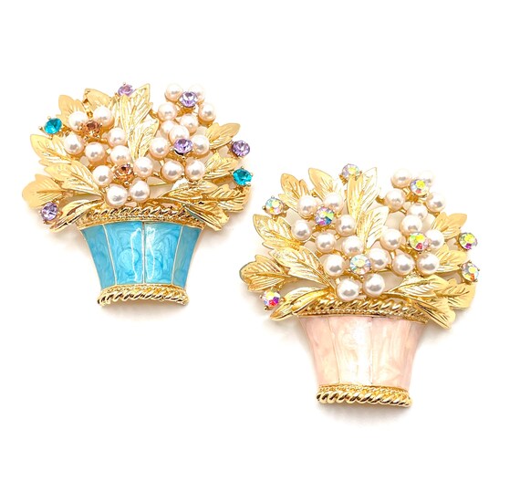 Vintage Style Large Rhinestone Faux Pearl Enamel Floral Basket Brooch Pendant – Gold Tone