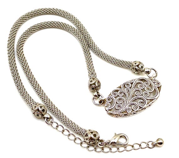Vintage Silver Tone Mesh Chain Filigree Oval Pendant Necklace 1980s 1990s