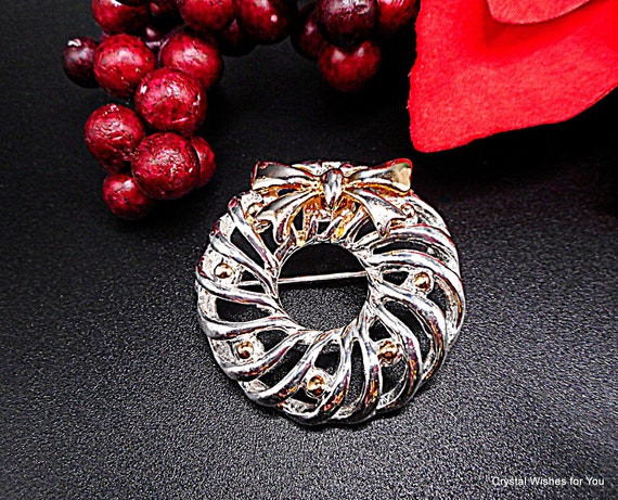 Christmas Wreath Brooch Pin Silver Gold Bow Motif