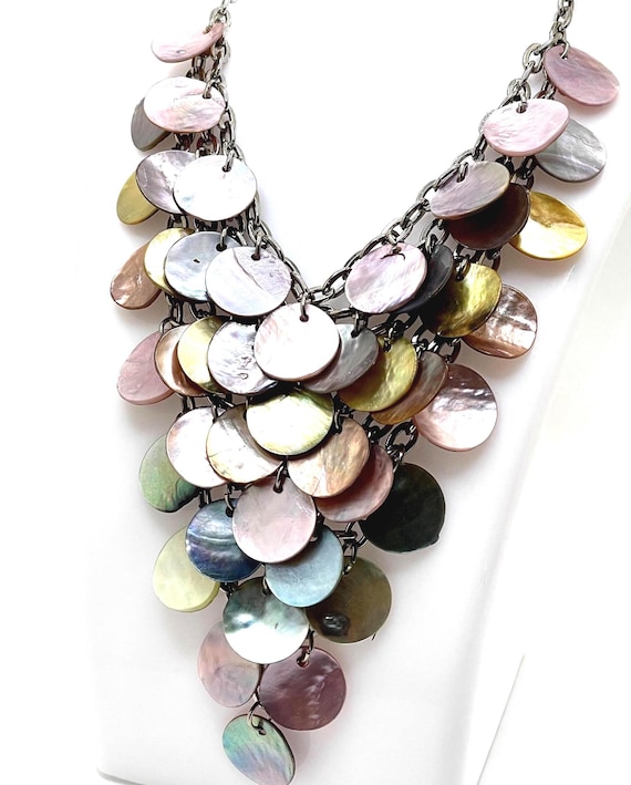 MOP Ruffled Disc Graduated Bib Necklace Statement Piece Handmade Pastel 1970’s Flirty Fashion