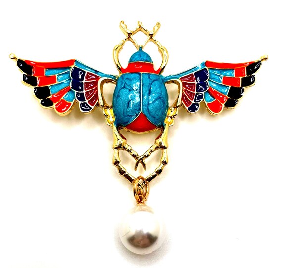 Colorful Egyptian Style Enamel Winged Scarab Brooch Pin – Gold Tone with Faux Pearl Dangle