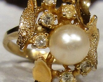 Vintage 18kt Gold Electro Plated/ Faux Pearl Ring