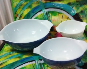Set of Three Vintage Pyrex Blue Mixing Bowls