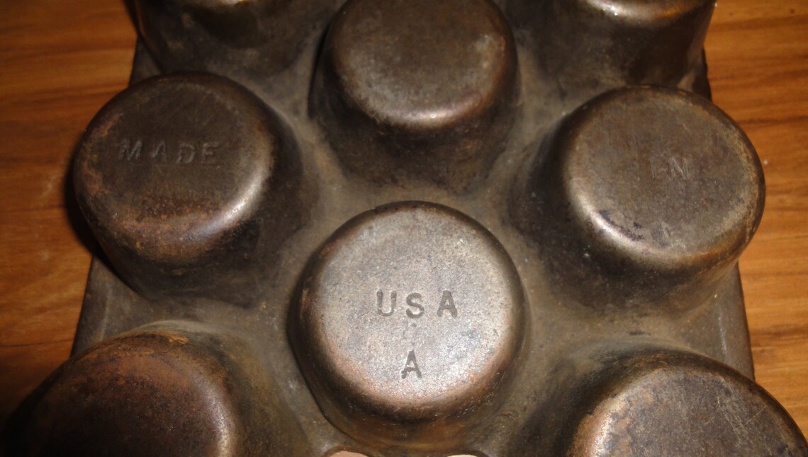 Vintage 11 Cup Cast Iron Muffin Pan/Made in USA Etsy