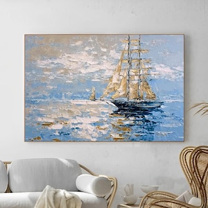 Pintura al óleo abstracta pintada a mano, océano azul con velero y detalles dorados, decoración de pared minimalista moderna para sala de estar y entrada.