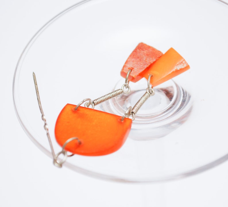 DZ Vintage antique small pin Brooch with pressed Baltic amber connector and natural amber charms
