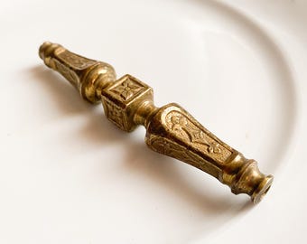 Tirador de latón antiguo original de 114 mm, estilo victoriano.