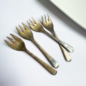 Vintage Set of 4 Small Dessert Forks, Marked Sheffield England, Silver Plated, 130 mm (5.12 in), European Antique Home Decor, Cutlery