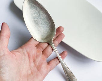 Srebrny serwer z alpaki, łyżka do serwowania, grawerunek kwiatowy, oznaczenie: Extra 1ma N.S. Alp 24, zastawa stołowa, łyżka do serwowania, sztućce 215 mm 8,4 cala