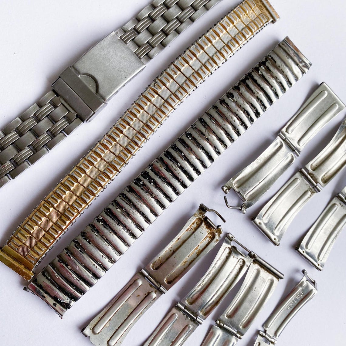Lot of Vintage, Antique Watch Bracelets and Parts, Metal Bands for Crafting and Repair,  1970s–2000s, Steampunk Supplies, Parts, foto 4 di 5