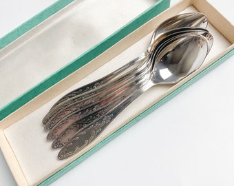 Set of 6 Vintage Silver plated Metal Dessert Spoons, Art Nouveau style decor in original box, case, Retro style cutlery, tableware