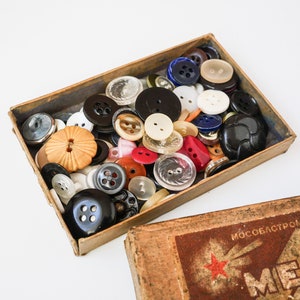 Vintage, antique Carton Box, Case with plastic buttons