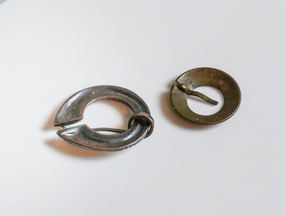 Set of 2 Antique miniature round Ethnic Brooch, f… - image 3