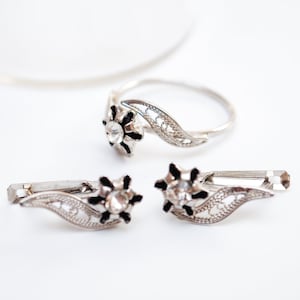 Set of Vintage silver toned metal filigree ring and earring, with enamel glass rhinestones, floral decor, unused (01)